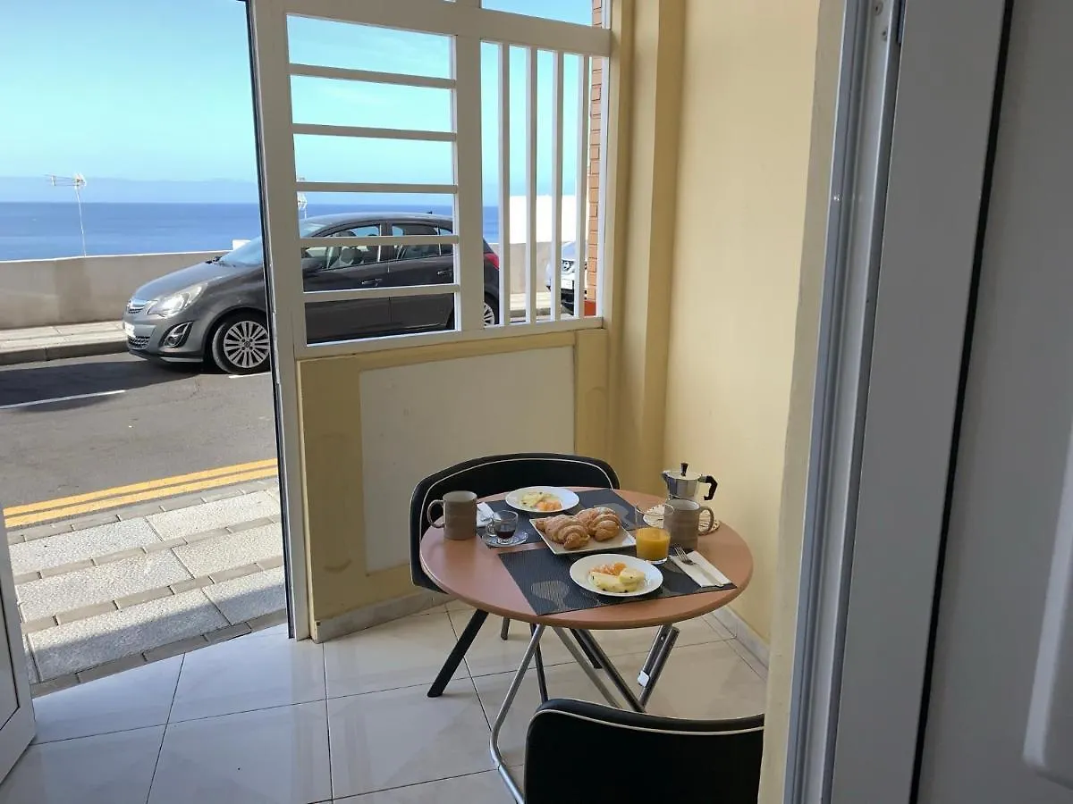 Suite In Shared Apartment In Los Cristianos In Front Of The Playa Las Vistas Arona  Homestay