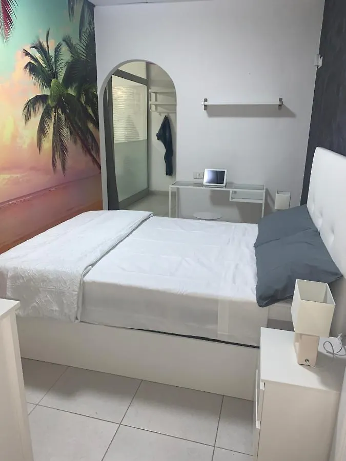 Suite In Shared Apartment In Los Cristianos In Front Of The Playa Las Vistas Arona