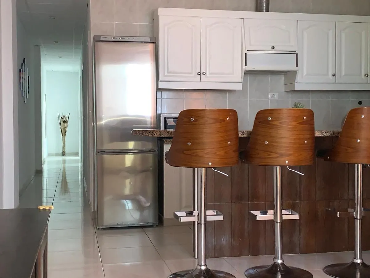 Suite In Shared Apartment In Los Cristianos In Front Of The Playa Las Vistas Arona  Homestay Arona (Tenerife)