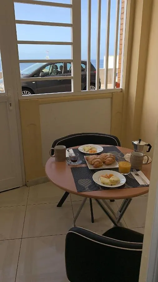 Suite In Shared Apartment In Los Cristianos In Front Of The Playa Las Vistas Arona  0*, Arona (Tenerife)