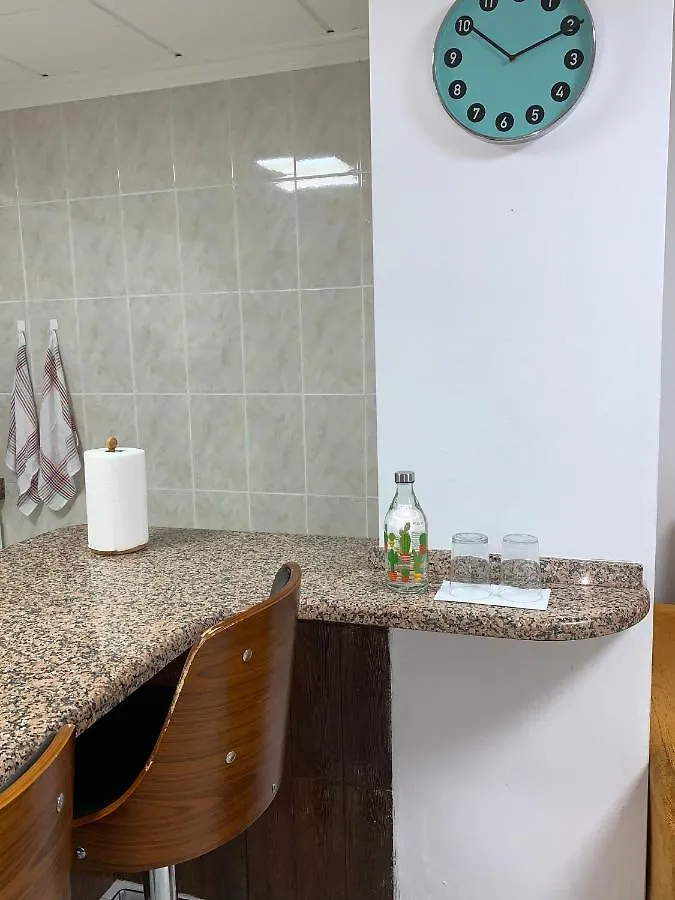 Homestay Suite In Shared Apartment In Los Cristianos In Front Of The Playa Las Vistas Arona